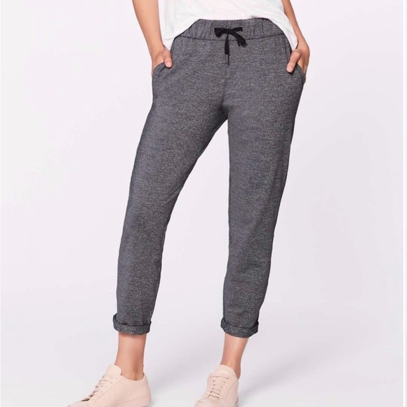 lululemon athletica Pants - Lululemon On The Fly Pant 28" Womens Size 2 Casual Pull On Heathered Grey Black